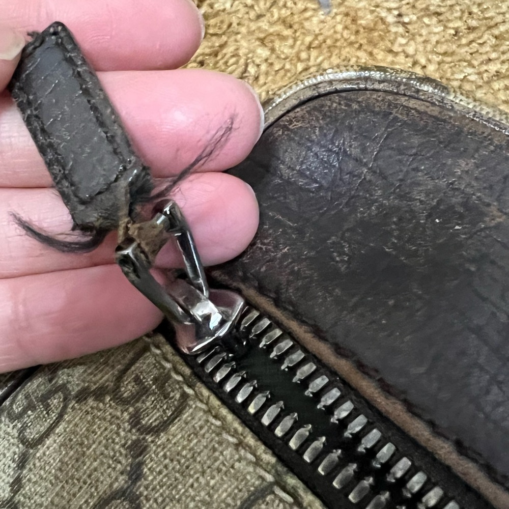 Gucci Crossbody Bag in Brown and Black - Picture 13 of 16